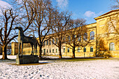  Germany, Bavaria, Upper Bavaria, Munich, Alte Pinakothek (Bavarian State Painting Collections), Alte Pinakothek (Bavarian State Painting Collections) with bronze sculpture Trojan Horse 