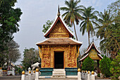 Die Rote Kapelle (Haw Tai Pha Sai-Nyaat) oder die Kapelle des liegenden Buddha, Tempel Wat Xieng Thong, Luang Prabang, Laos, Südostasien