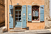 Rue de la Calade, Arles, Bouches-du-Rhône, Provence-Alpes-Côte d’Azur, France, Europe