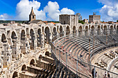 Arènes d'Arles, Roman Amphithéâtre, Arles, Bouches-du-Rhône, Provence-Alpes-Côte d’Azur, France, Europe.