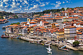  Cais da Ribeira, Fluss Rio Douro, Blick von der Brücke Ponte Dom Luis I, Porto, Portugal 
