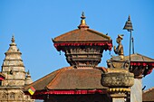 Nepal, Bhaktapur, Durbar Square,  King Bhupatindra Malla, statue, column, Octagonal Pavilion, 