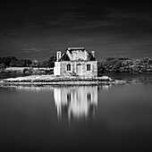  Saint-Cado and the Non-Arguer House, Belz, Morbihan, Brittany, France, Europe 