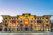 Das Hagia Sophia History and Experience Museum am Hippodrom in der Abenddämmerung, Istanbul, Türkei 