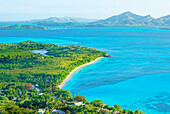  Draufsicht der Insel Nacula mit der Insel Nanuya Lailai im Hintergrund, Yasawa-Inseln, Fidschi 