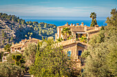 Die Siedlung Lluc Alcari in der Nähe von Deia an der Westküste, Mallorca, Balearen, Spanien