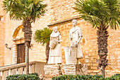Denkmal Weinbauern vor der Kirche von Binissalem, Mallorca, Balearen, Spanien