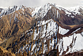 Blick auf den Weg von Rumbak zum Stokla-Pass, Hemis-Nationalpark, Region Ladakh, Bundesstaat Jammu und Kaschmir, Indien, Asien