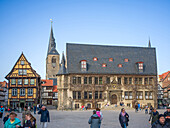  Market square with town hall and St. Benedict&#39;s Church, Old Town, World Heritage City of Quedlinburg, Harz Mountains, Saxony-Anhalt, Harz District, Central Germany, Germany, Europe 