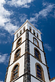 Der Kirchturm der Santa Anna Kirche in der Stadt  Garachico, bei Icod de Los Vinos, bei Puerto de la Cruz, Nordküste, Teneriffa, Spanien