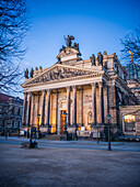  Kunsthalle in the Lipsius Building at blue hour, Brühlsche Terrasse, Old Town, Dresden, Saxony, East Germany, Germany, Europe 