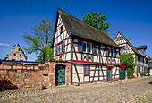  Half-timbered houses in the old town of Eltville, Rheingau, Hesse, Germany 