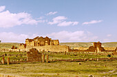  Forum with the Arch of Antoninus Pius and the Temple of Jupiter, Minerva and Juno, archaeological site with the ruins of the Roman Sufetula, in Sbeitla, Tunisia 