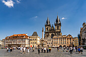  Marian Column and Tyn Church on the Old Town Square in Prague&#39;s Old Town, Prague, Czech Republic 