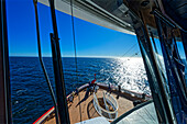 Kreuzfahrtschiff, Blick von der Brücke zum Bug, Atlantik, Puerto Madryn, Argentinien, Südamerika