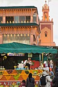  Marokko, Marrakesch, Platz Djemaa El-Fna, Menschen,  