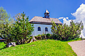 Kapelle auf dem Gipfel der Neureuth, über dem Ort  Tegernsee, am See Tegernsee, Oberbayern, Bayern, Deutschland