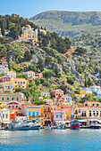  Blick auf den Hafen von Gialos, Gialos, Insel Symi, Dodekanes, Griechenland 
