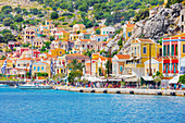  Blick auf den Hafen von Gialos, Gialos, Insel Symi, Dodekanes, Griechenland 
