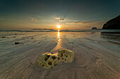 Sonnenuntergang am Charlie Beach, Insel Koh Mook, Andamanensee, Thailand, Südostasien, Asien