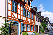  Schiffstraße with half-timbered houses, historic Huguenot houses and view of the Old Town Church in Erlangen, Middle Franconia, Franconia, Bavaria, Germany 