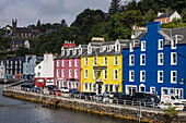 Bunte Häuser am Hafen von Tobermory, Isle of Mull, Argyll and Bute Council, Schottland, Vereinigtes Königreich, Europa