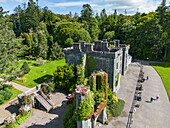 Luftaufnahme Armadale Castle mit Menschen, Armadale, Isle of Skye, Highland Council, Schottland, Vereinigtes Königreich, Europa