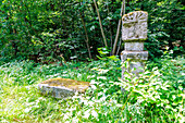  Red Martyrdom wayside shrine with bench from the 16th century in the Markwald forest at the crossroads of the Röttenbach-Baiersdorf road near Erlangen, Middle Franconia, Franconia, Bavaria, Germany 