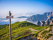 Beeindruckende Berglandschaft südlich der Drei Zinnen, Drei Zinnen, Auronzo di Cadore, Belluno, Venetien, Toblach, Bozen, Trentino, Südtirol, Italien, Sextner Dolomiten, Alpen, Dolomiten, Südeuropa, Europa
