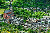  View of Oberwesel with Liebfrauenkirche, Rheinsteig, Rhenish Slate Mountains, UNESCO World Heritage Upper Middle Rhine Valley, Rhineland-Palatinate, Germany 