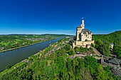  View of Marksburg Castle above the Rhine, Rheinsteig Trail, Rhenish Slate Mountains, UNESCO World Heritage Upper Middle Rhine Valley, Rhineland-Palatinate, Germany 