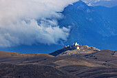 Italien, Abruzzen, Gran Sasso, Nationalpark, Chiesa di Santa Maria della Pietà, Rocca Calascio