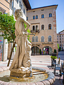 Brunnen des liebenden Fauns, Piazza Londron, Trient, Trentino, Südtirol, Trentino-Südtirol, Italien, Alpen, Dolomiten, Südeuropa, Europa