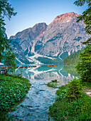  Lake Braies, Braies, Bolzano, South Tyrol, Trentino, Italy, Alps, Dolomites, Braies Dolomites, Southern Europe, Europe 