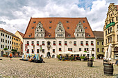  The town hall of Meissen on the market square in Meissen at dusk, Saxony, Germany 