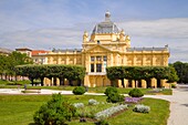 Kroatien, Zagreb, Kunstpavillon, König-Tomislav-Platz,  