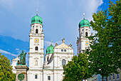 Dom St. Stephan, Domplatz, Denkmal für König Maximilian I Joseph von Bayern, Passau, Bayern, Deutschland