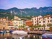  Malcesine in the evening, Malcesine, Lake Garda, Verona, Veneto, Northern Italy, Italy, Alps, Dolomites, Southern Europe, Europe 