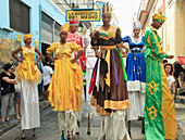 Cuba, Havana, La Bodeguita del Medio, street entertainers, people, 