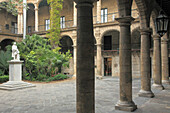 Cuba, Havana, Palacio de los Capitanes Generales, patio, Columbus statue, 