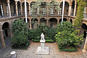 Cuba, Havana, Palacio de los Capitanes Generales, patio, Columbus statue, 