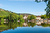 Lot river bank at Cajarc, Lot department, region of Midi-Pyrenees, southwest of France, Europe