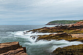  Rock formations at Thunder Hole, Park Loop Road, Acadia National Park, Mount Desert Island, Maine, USA 