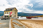 Barmouth mit der Mündung des Mawddach, Gwynedd, Wales, Großbritannien