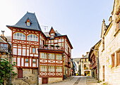 Place de la Congregation with half-timbered houses in the old town of Josselin, Morbihan, Brittany, France 