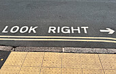 Look right, Linksverkehr England