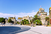 Porte St-Vincent and Chateau on the fortified island of Ville Close in Saint-Malo, Côte d'Emeraude, Côtes-d'Armor, Brittany, France