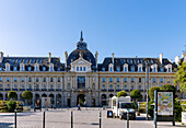 Palais Saint-Georges in der Altstadt von Rennes, Ille-et-Vilaine, Bretagne, Frankreich