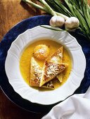Zuppa pavese (Brühe mit rohem Ei, Italien)