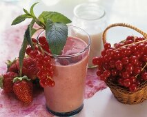 Drinking yoghurt (with red summer fruit)